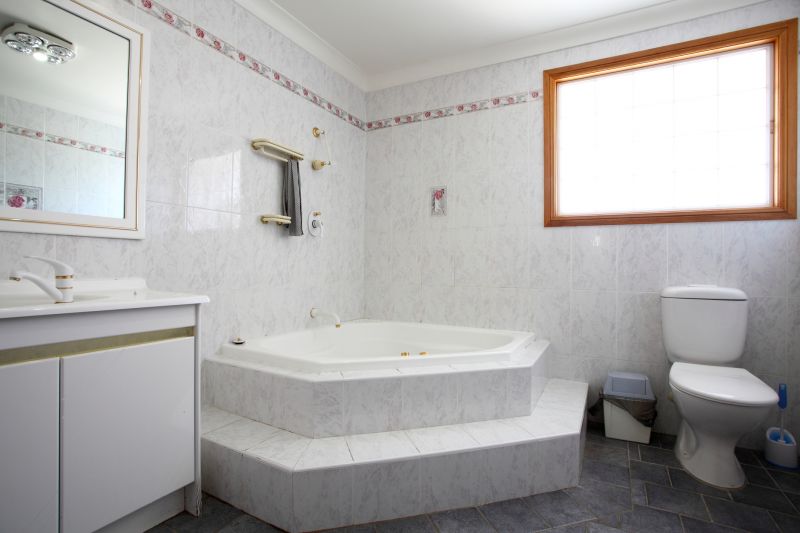 Top Bathtub Installation Companies in Excelsior, MN